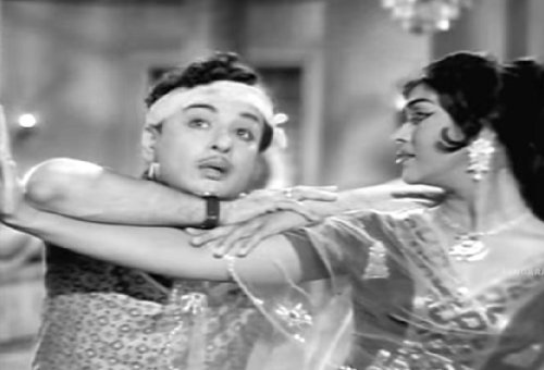 enna uravo - Kalangarai Vilakkam (1965)